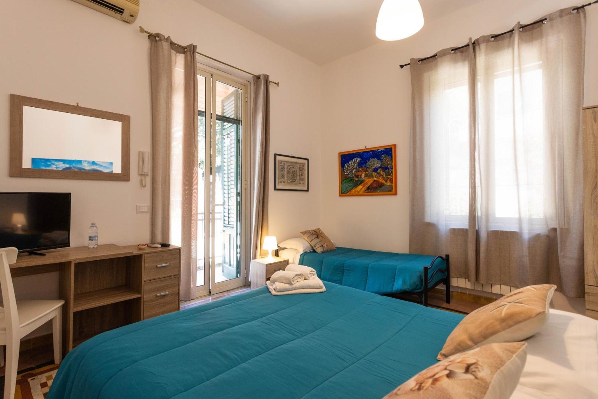 House Eraclea Affittacamere Mondello