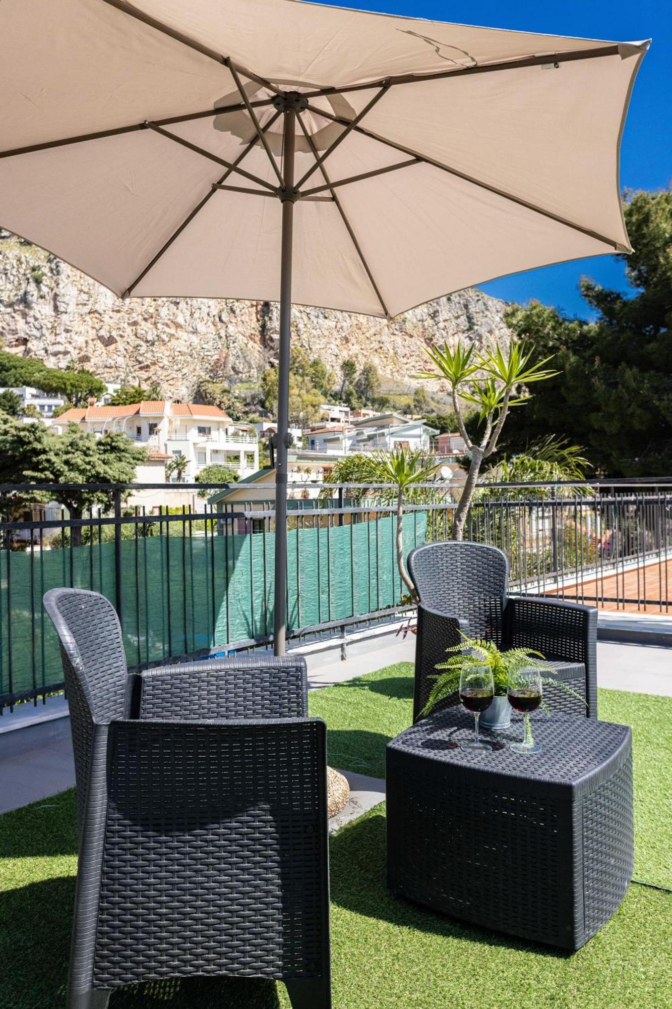 House Eraclea Affittacamere Mondello